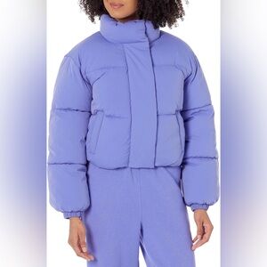 New Amazon Essentials Women's Cropped Full-Zip Puffer Jacket, Winter Warm